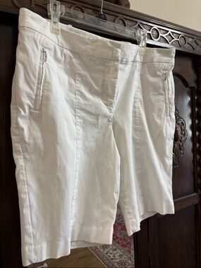 Izod White Zip-Pocket Bermuda Shorts